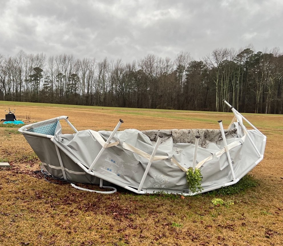 PhDMegz's tweet photo. @wralweather just before 4 pm today—wind got the pool! Hoping it’s still in the yard in the morning. Archer Lodge, NC

📸: @anjackson1226 https://t.co/VQRxzfyn4a