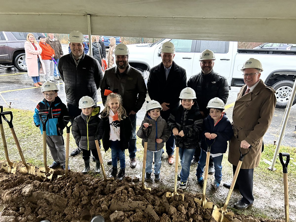 bpsdinfo's tweet photo. On a day that was fit for building an ark, Bethel Park School District broke ground on its brand new state-of-the-art elementary school. #bpproud https://t.co/b1DwefILc1