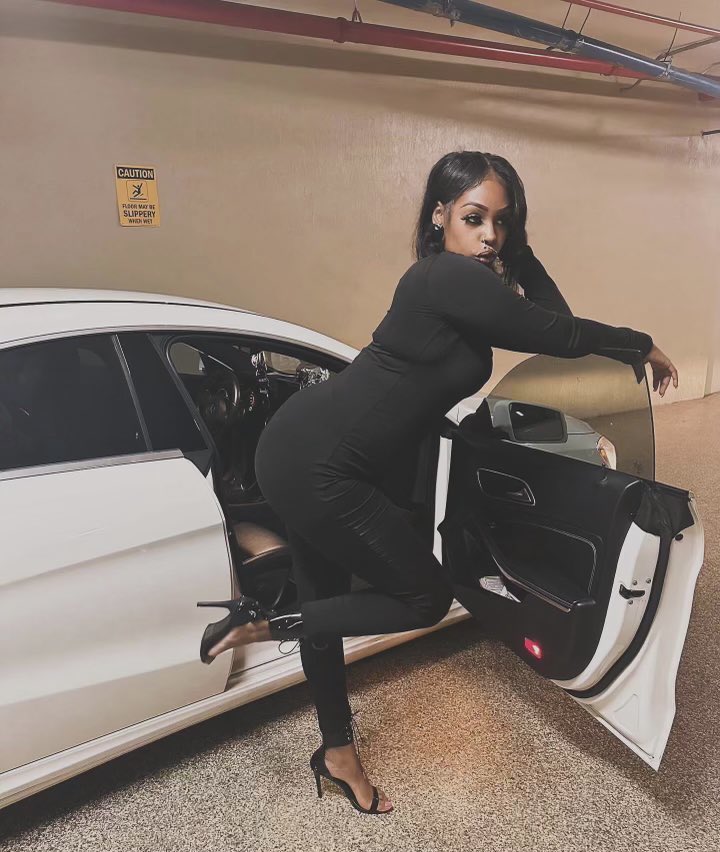 indiaaMonae's tweet photo. 2024 got me acting reallll baddddd 😎🖤 https://t.co/yAwqAkVkPy