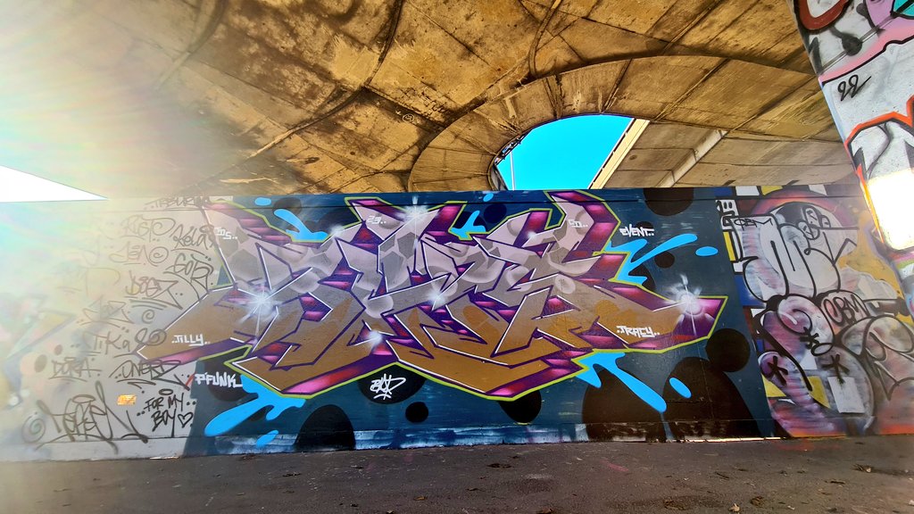 Capture the Moment #graffiti #graff #photography #ladbrokegrove