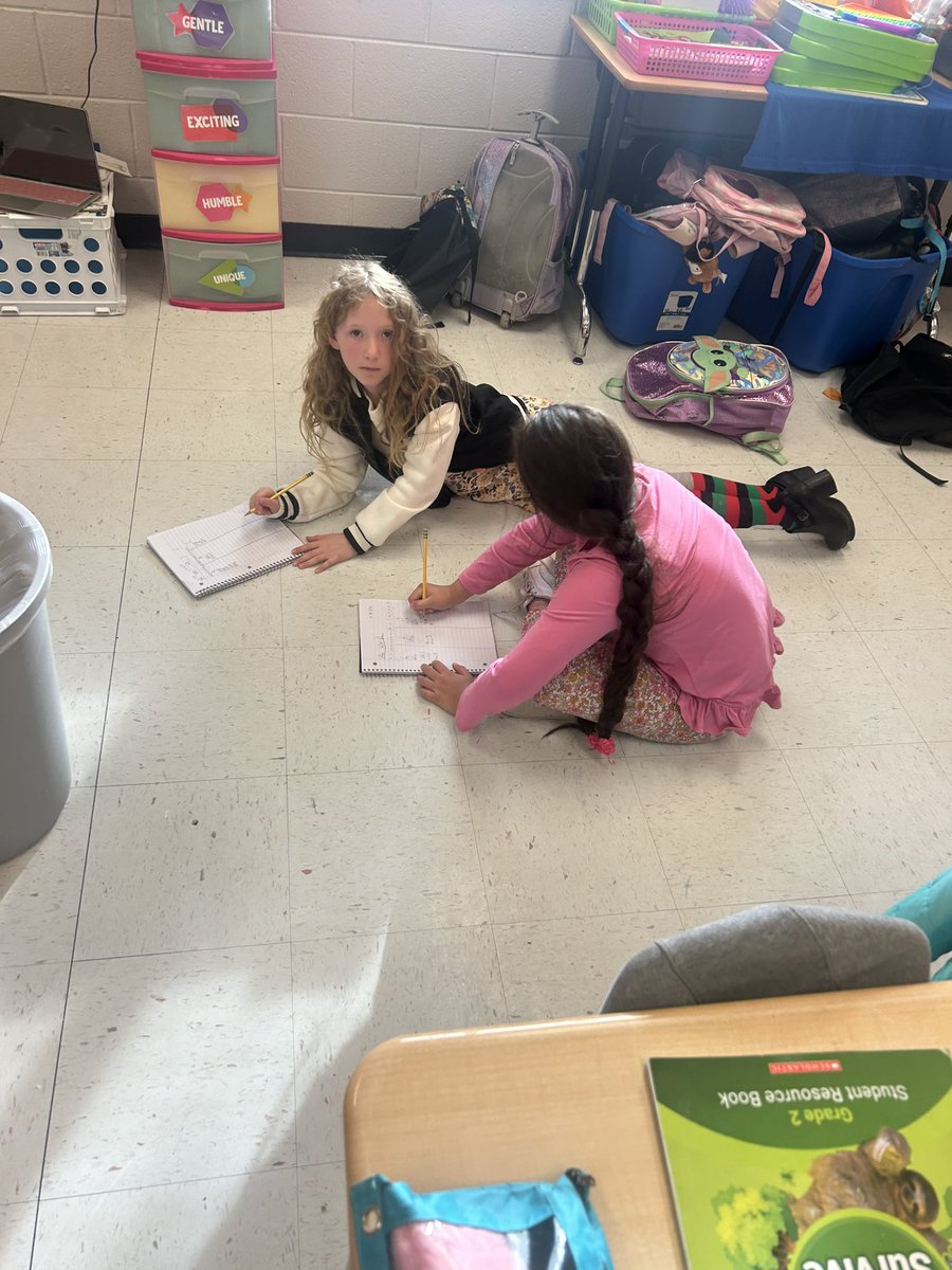 tarshamwilliams's tweet photo. Students are increasing their vocabulary by working on words. @RPES_Cougars https://t.co/vaUJ1MvUlX
