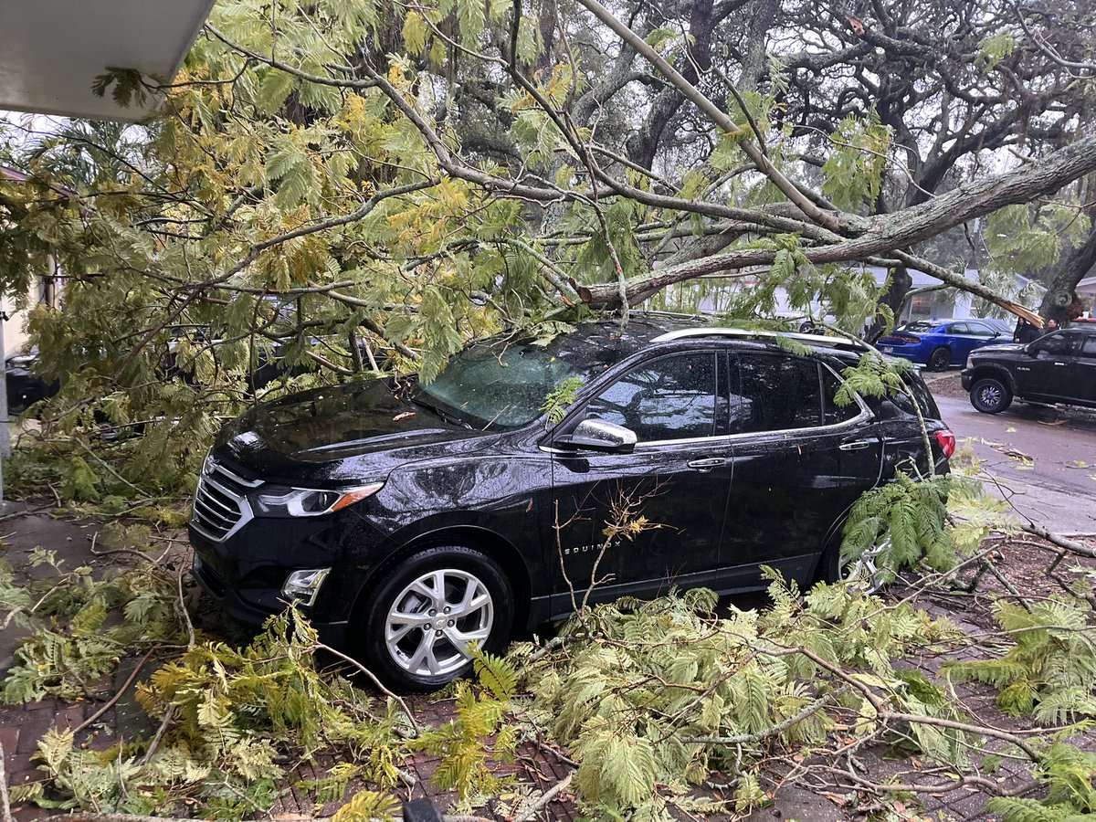 EvynMoon's tweet photo. Damage in Gulfport, FL after a crazy powerful but super quick system moved through this afternoon. Multiple tornado warnings are leading neighbors to believe that’s what it was. 
#tornado #gulfport @FOX13News https://t.co/ggLlOPEc4s