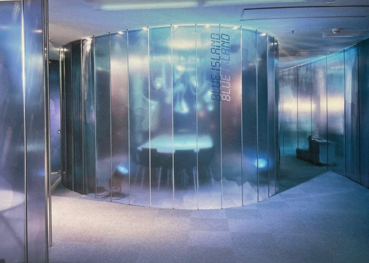 mymind's tweet photo. Y2K aesthetic

[Bristol-Myers Squibb Interiors 2003] https://t.co/46tVH4RRpL