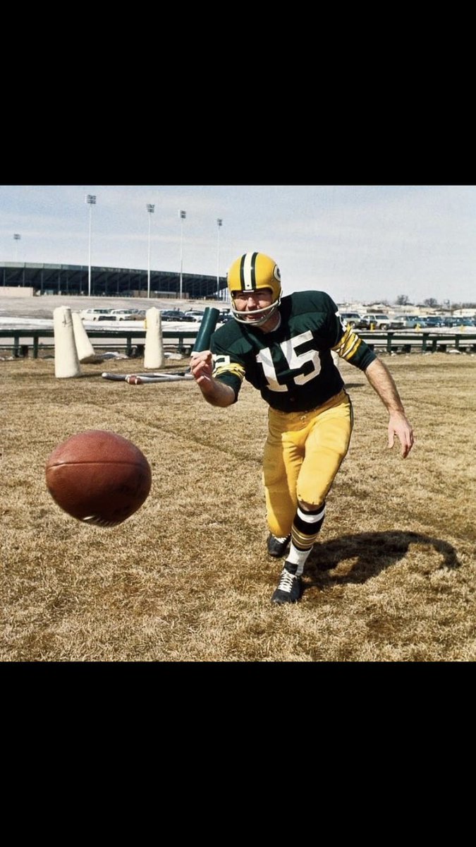 vaile98's tweet photo. Happy birthday to the greatest quarterback in Green Bay Packers history, Bart Starr.

Today would have been his 90th birthday. https://t.co/tFYhJGLR81