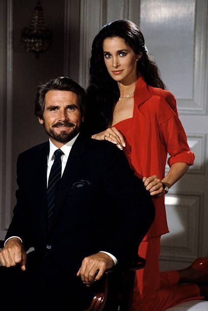 Our first new episode of 2024 is out. This time we dive into the pilot for Hotel (1983). A lot of weird stuff happens in this one. Check it out! linktr.ee/iusedtowatchth… #80stv #podnation #PodernFamily