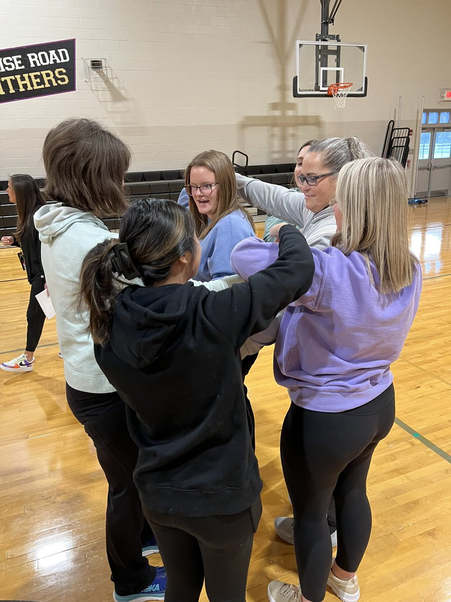 MrsMoodyPRE's tweet photo. Starting all of our meetings with team building thanks to these two rockstars @BigTennPhysEd and @nickiboyle21 #growingtogether #humanknot https://t.co/XkDrDgLE0U