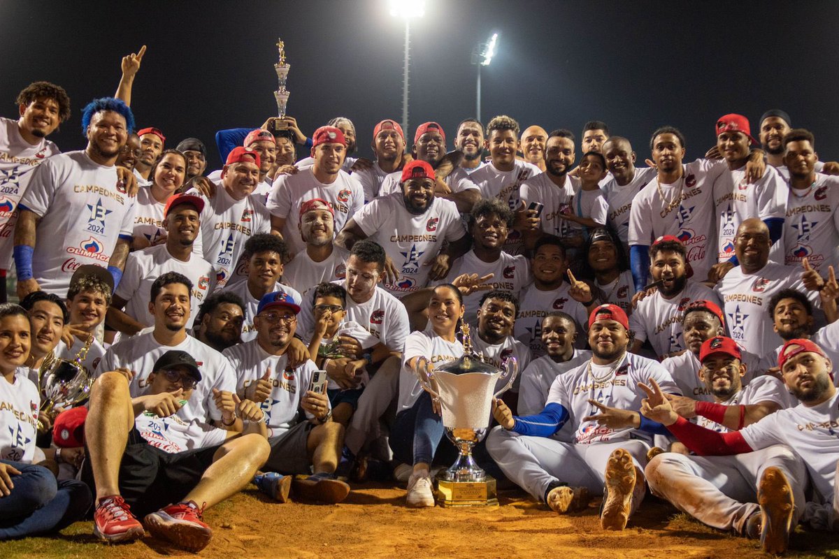 Dilson_H's tweet photo. Campeones de la temporada 2023-2024 del béisbol profesional colombiano @caimanesLPB 🏆🐊 https://t.co/eN9xOl7iBu