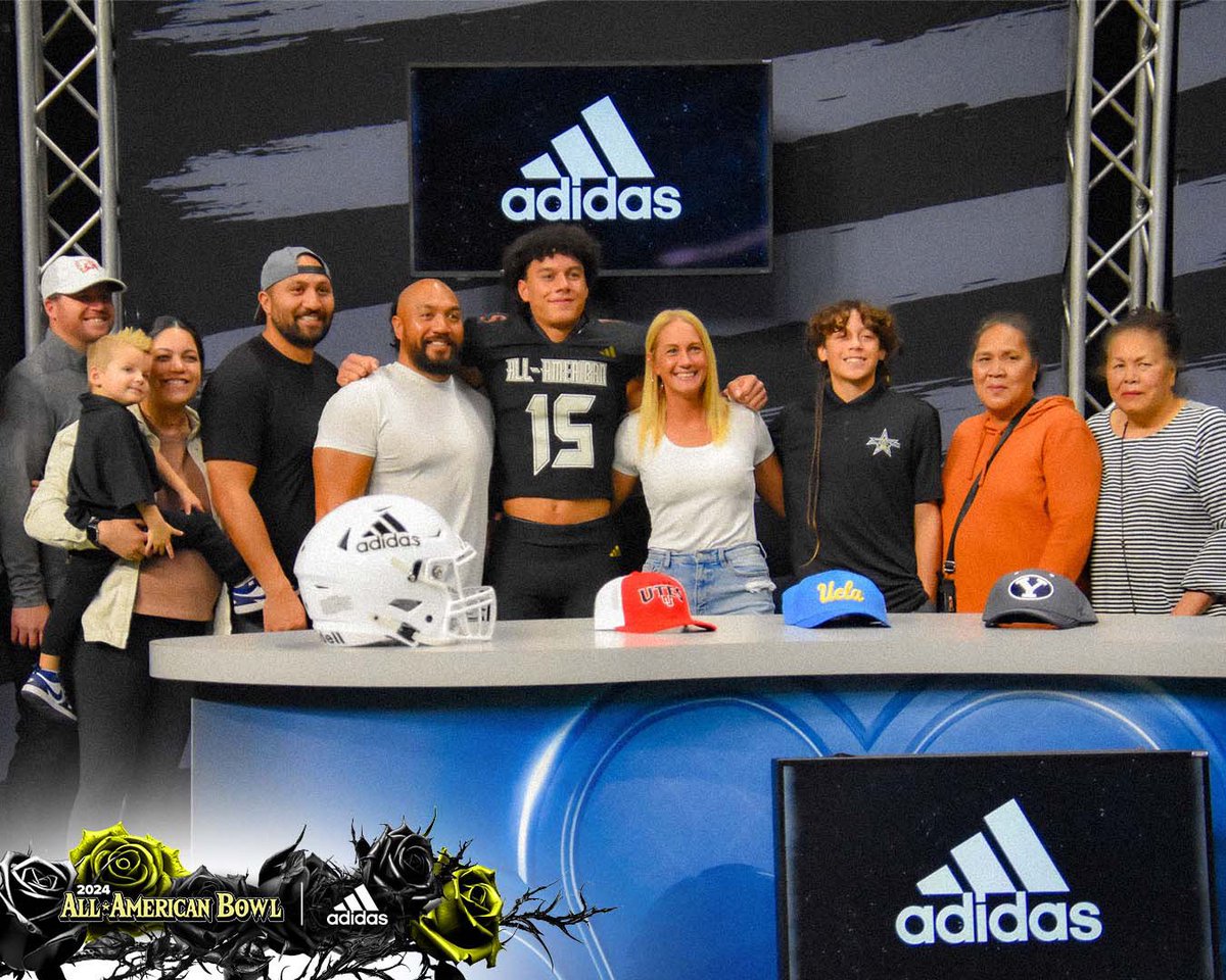 AABonNBC's tweet image. Family Man 🤝 

#AABCO2ON4TION 👑🌹🏈

#AllAmericanBowl 🇺🇸 @adidasFballUS