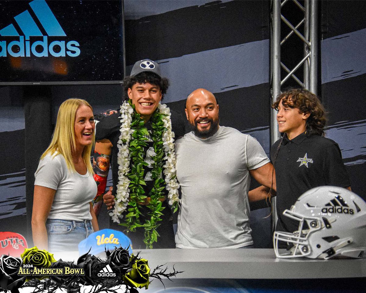 AABonNBC's tweet image. Family Man 🤝 

#AABCO2ON4TION 👑🌹🏈

#AllAmericanBowl 🇺🇸 @adidasFballUS