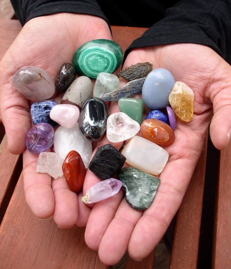 encantodetarot's tweet photo. 💎 • Guia básico sobre cristais

Pra você que quer usar suas pedras e seus cristais com intenção!

Aqui vai algumas dicas...

Segue o fio 👇🏻🧶 https://t.co/lARz2uCm05