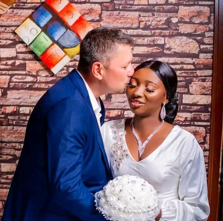 Interracial Dating tweet media