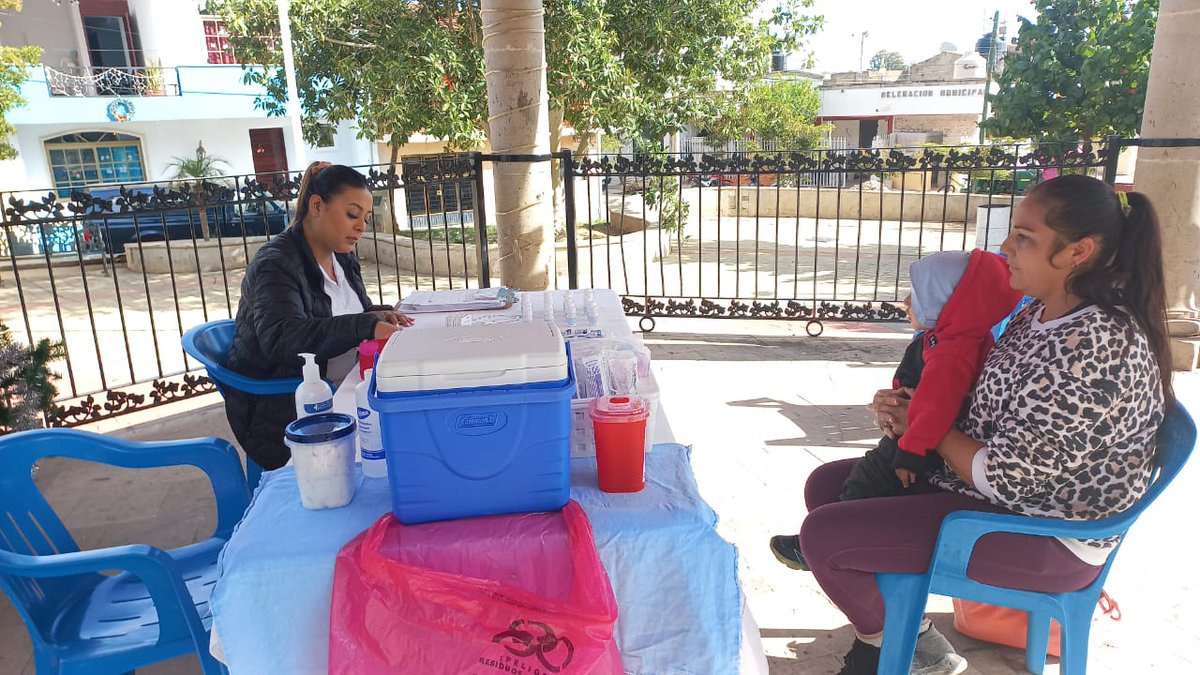 IsssteJalisco's tweet photo. Equipos Comunitarios de Salud #ECOSParaElBienestar de la C. M. F. No.3 #IsssteJalisco acudieron a San José de las Flores mpio de Zapotlanejo, Jalisco para otorgar servicios preventivos de primer contacto con derechohabientes #NuevoIssste #felizañonuevo2024 #TransformandoAlIssste https://t.co/gNW0APdMgP