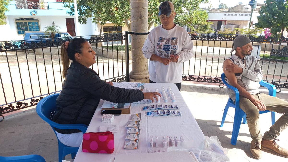 IsssteJalisco's tweet photo. Equipos Comunitarios de Salud #ECOSParaElBienestar de la C. M. F. No.3 #IsssteJalisco acudieron a San José de las Flores mpio de Zapotlanejo, Jalisco para otorgar servicios preventivos de primer contacto con derechohabientes #NuevoIssste #felizañonuevo2024 #TransformandoAlIssste https://t.co/gNW0APdMgP
