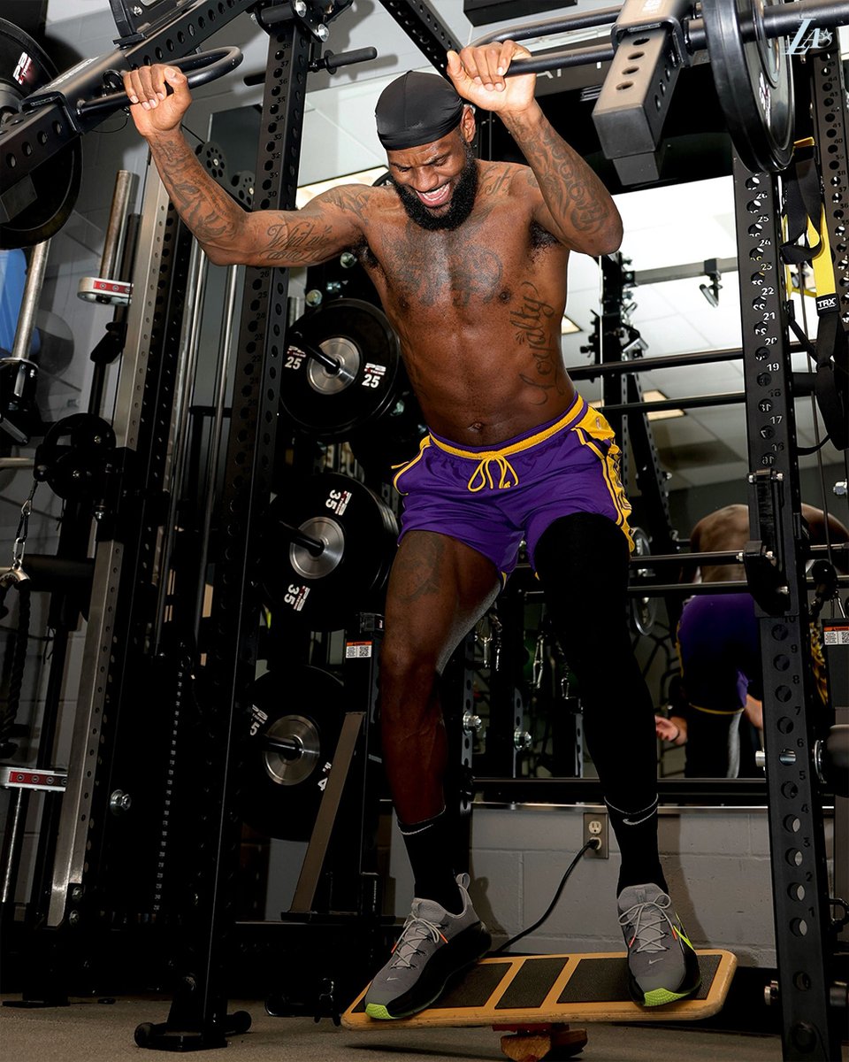 Lakers's tweet photo. The work | the walk in
#VoteLeBron: https://t.co/mVlG4tlfMz https://t.co/vBQjtvTViO