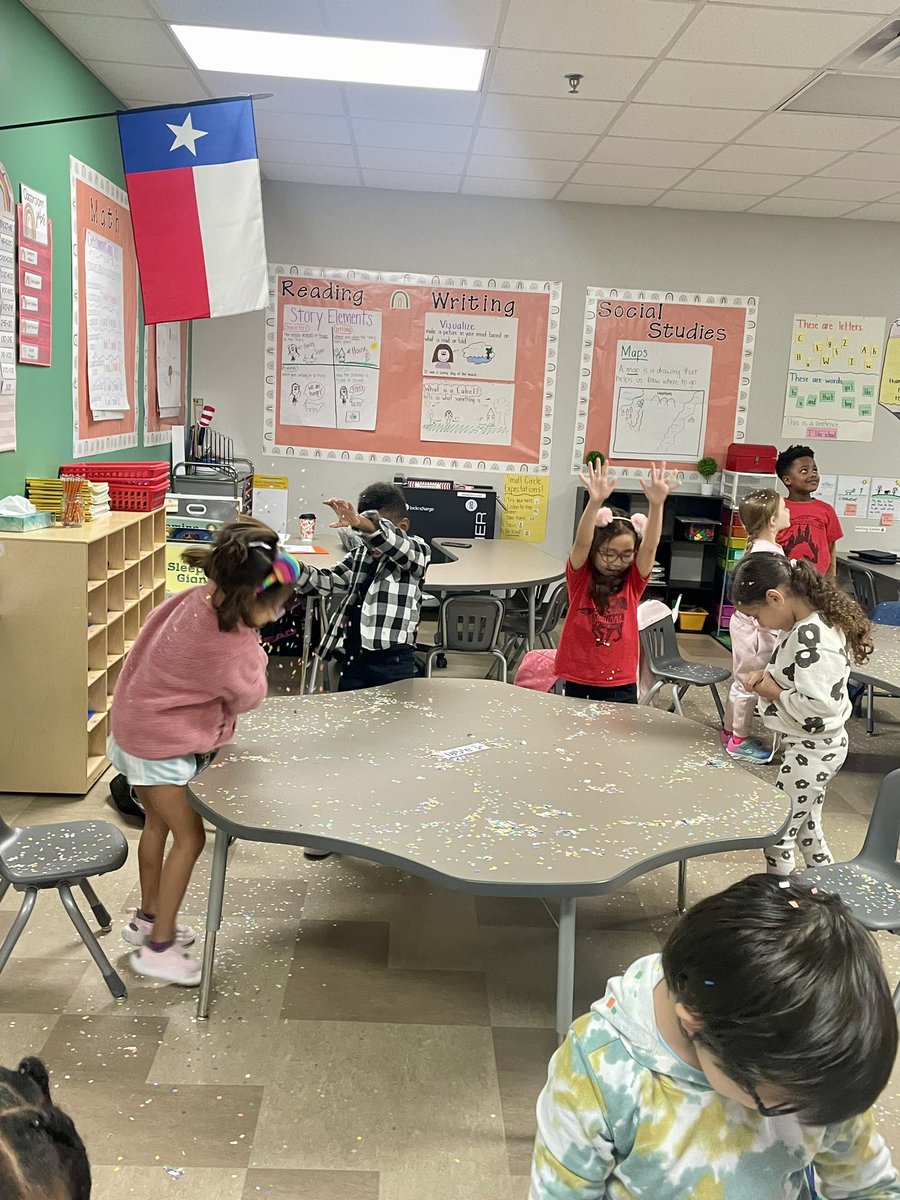 abcwithmsb's tweet photo. Very late on posting but last Friday, my kinder class had a countdown to noon to welcome the new year! 🥳 I should’ve thought twice on the confetti but nothing beats creating memories! 🩷 https://t.co/jr8AZo4GFT