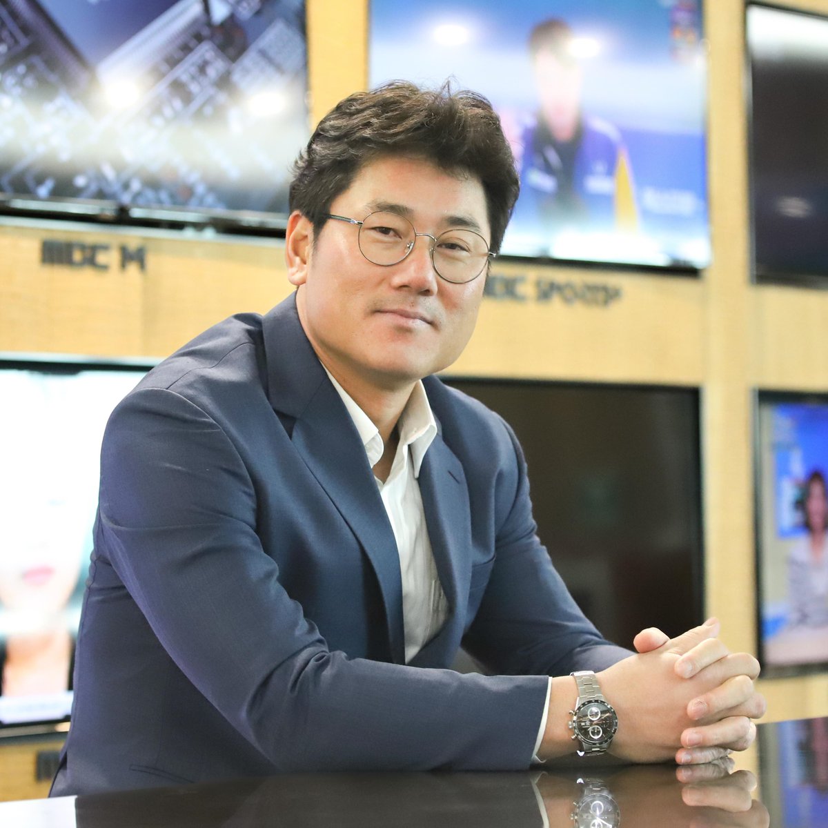 [오피셜] ‘가을 사나이’ 박정권이 MBC스포츠플러스 해설위원으로 합류합니다. 선수와 코치 시절의 경험을 바탕으로 다양한 야구 이야기를 들려줄 것으로 기대가 됩니다.
