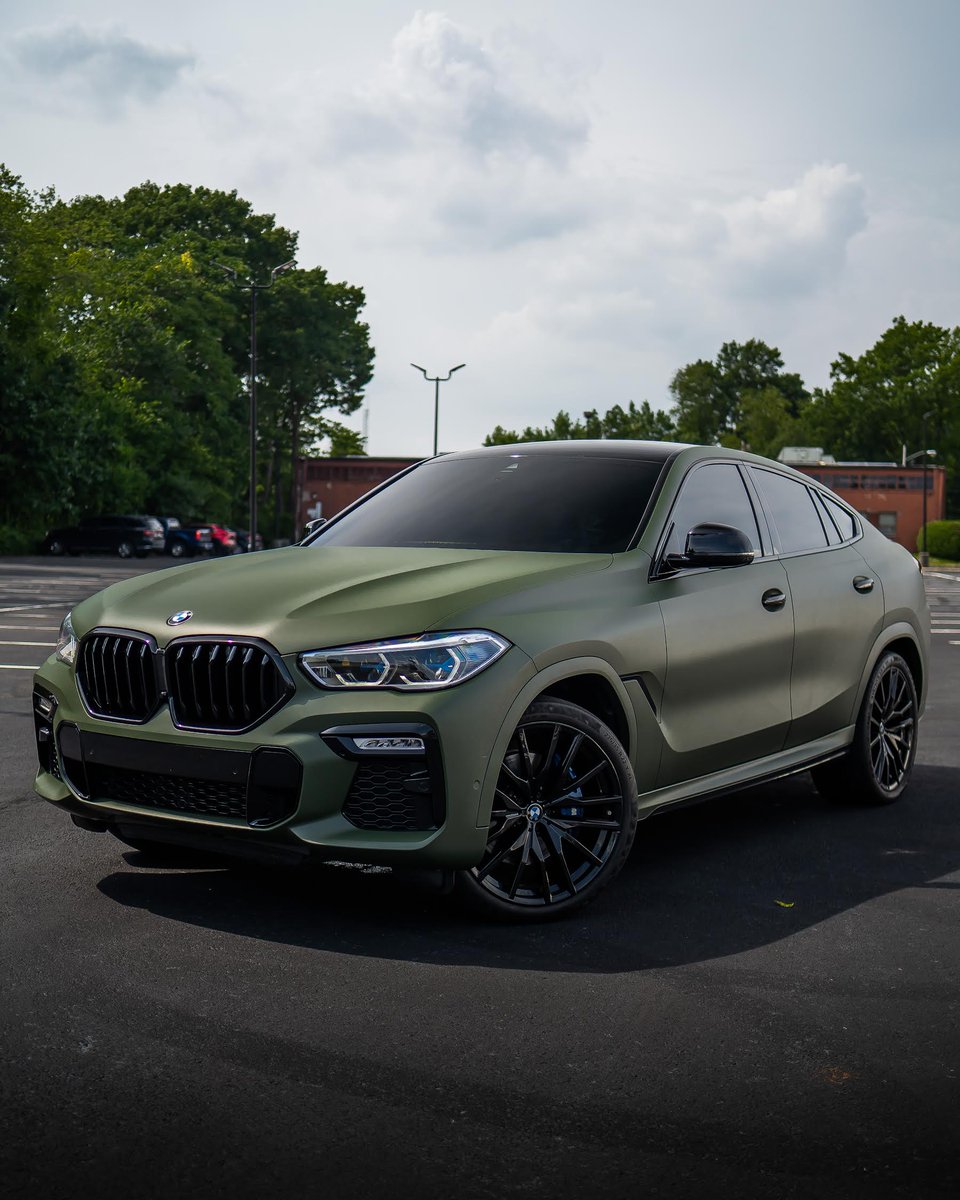 MetroRestyling's tweet photo. BMW X6 Wrapped in Avery Dennison Matte Olive Green Vinyl 🔥

Wrapped by Extreme auto wraps LLC

#metrorestyling #paintisdead #carwrap #carwraps #vinylwrap #vinylwraps #carwrapping #vinylwrapping #vehiclewraps #vehiclewrap #bmw #bmwx6 #bmwwrap #averydennison #mattewrap #greenwrap https://t.co/uPBRMCTdF2