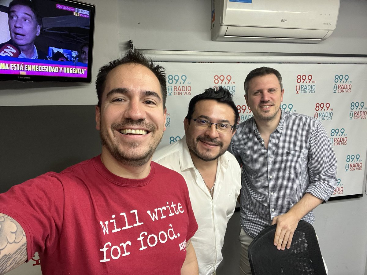 Se fue el segundo programa de #NoHayPlata con la información exclusiva de <a href="/PedroGianello/">Pedro Gianello</a> sobre la 💩 que le dejaron a una diputada de Milei en el despacho y la locución de <a href="/CharlySeivane/">Charly Seivane</a>. Hasta el martes que viene en <a href="/radioconvos899/">Radio Con Vos 89.9</a>