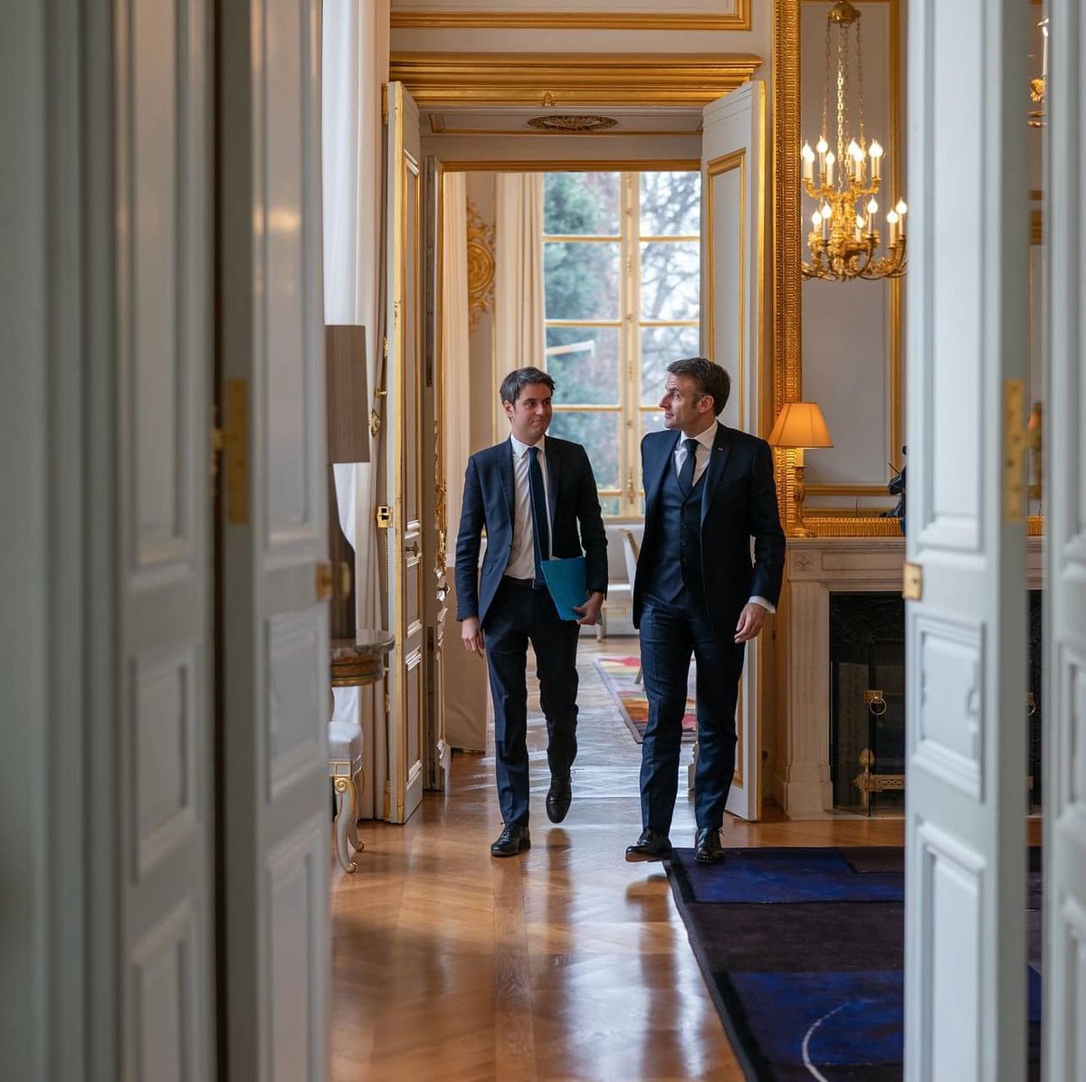 ElPhnomne131's tweet photo. La jeunesse et le pouvoir.
La fin d’une chose vaut mieux que son commencement. L’avenir dira ce qui en a été. https://t.co/VSVCJTZXwc