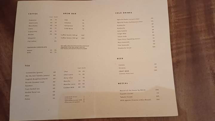 🤔¿Qué pasa con Muss Café en #Oaxaca?

🧵Abrimos hilo. Una persona usuaria se quejó en redes sociales contra el establecimiento por discriminación y por qué únicamente contaba con menús en inglés. Su publicación se viralizó. Estas fueron las algunas reacciones.👇🏽