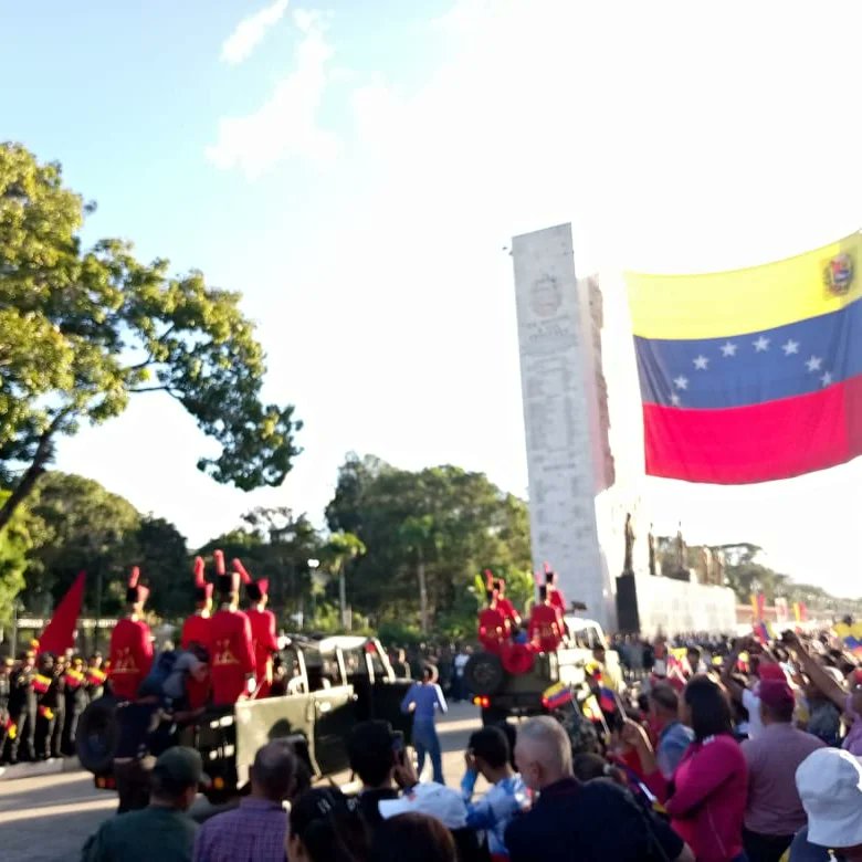 IVSSPARAISO_OA's tweet photo. #08ener las #OA, estuvieron presentes en la llegada de los restos del General Sifontes, en la academia militar para capilla ardiente @DgapdIvss
@Somosivss
@MagaGutierrezV https://t.co/ExZYdbKRiZ