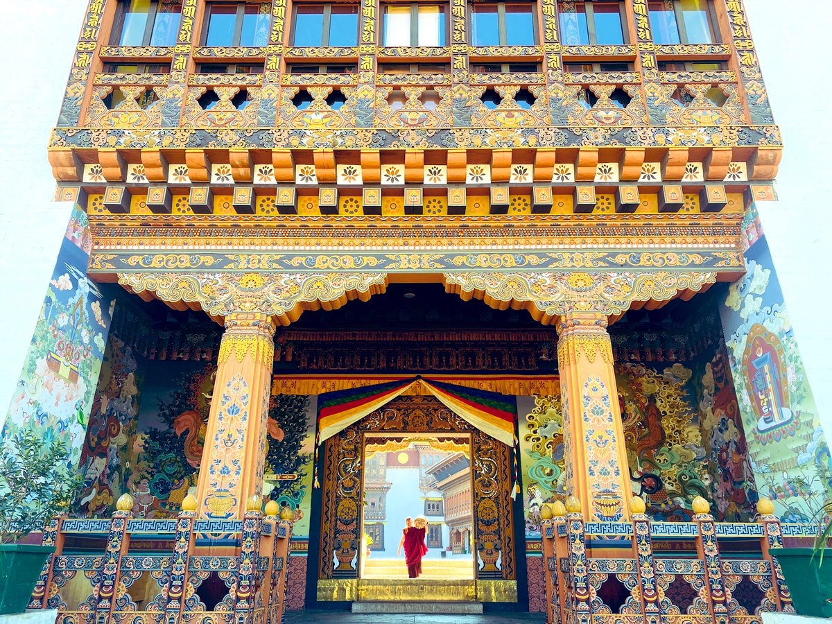 otoch1991's tweet photo. #Bhutan pilgrimage 
#Wangdi phodrang dzong 
Буддын их хөлгөний уламжлалт зарлиг үндэсний (Гаржүд) ёсны Брүгва гаржүдвийн хийд 
Дотоод чимэглэл, бурхан тахил нь Буддын урлахуйн ухааны гайхамшигийг шингээсэн нандин бүтээлүүд байдаг. Дотор зураг авхуулдаггүй тул нүдээрээ л харах боломжтой.
#Мянга сонсохоор нэг үз гэдэг.
Зурган (Фото) хувилбар