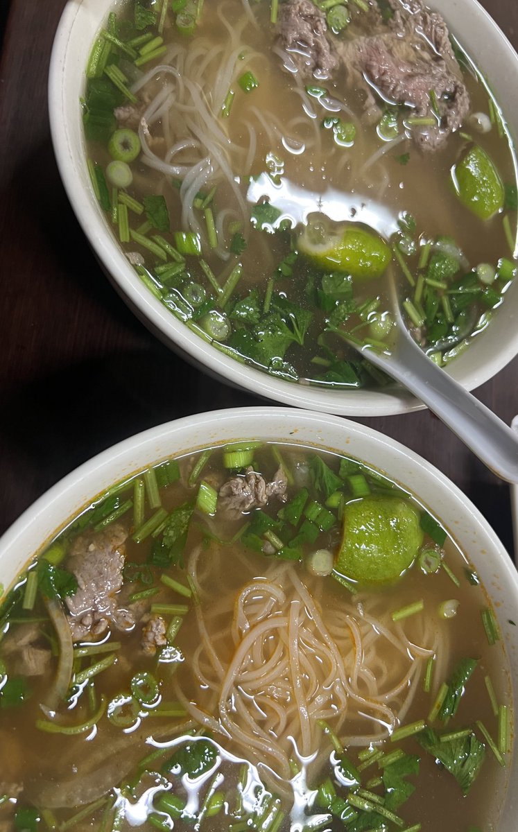 elisacuieT_98's tweet photo. He pays for my trips🤝I buy him pho https://t.co/1xTq4EJeHf