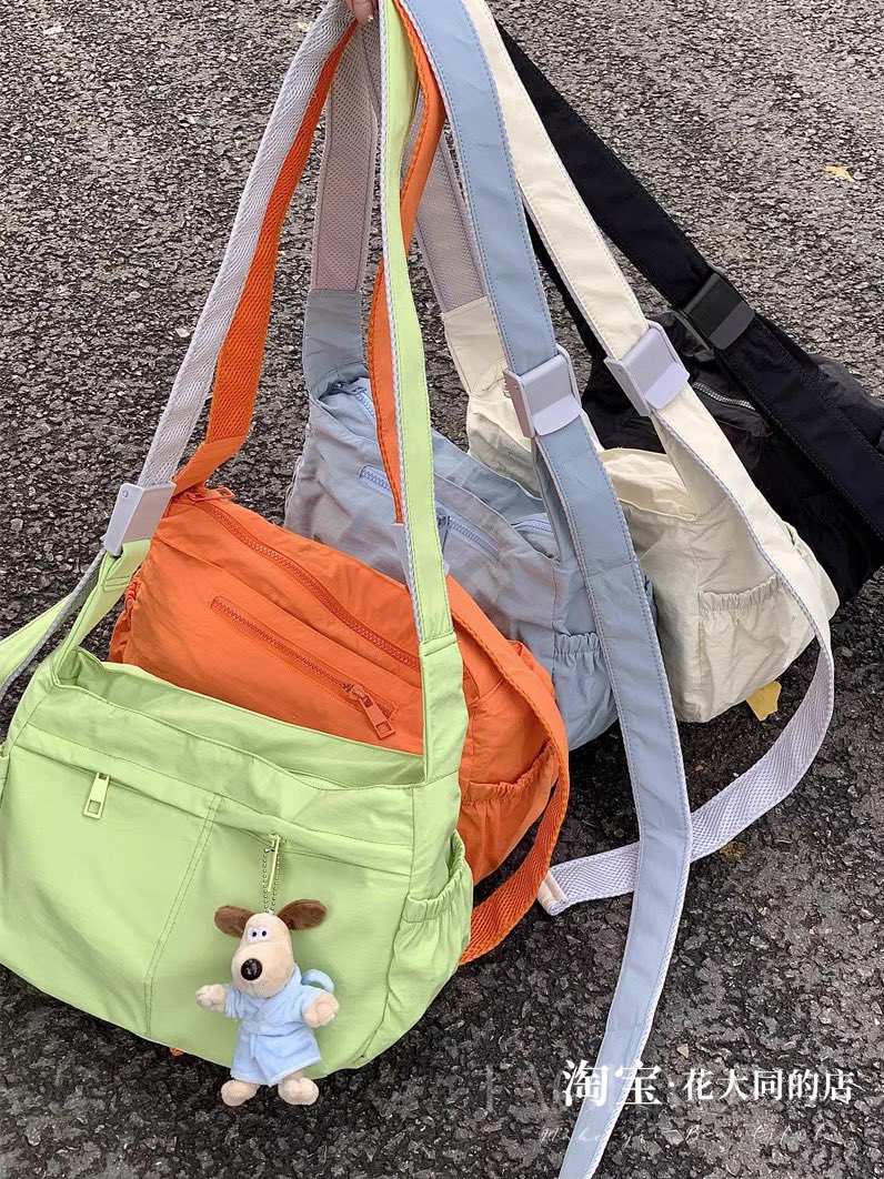 Coopershopp's tweet photo. #พร้อมส่ง กระเป๋าสะพาย Puppy Bag 230.-🐶🧁
💖ขนาด 33*22 cm
💖ipad air แท่งไฟ ใส่ได้
💖สายยาว 115 cm ปรับได้ค่า
💖เปิด-ปิดด้วยซิป ด้านในมีช่องและซับใน
💖วัสดุ ผ้าไนลอน(กันน้ำประมาณนึงค่า)
💖สีเขียว สีดำ สีฟ้า สีส้ม สีครีม
.
.
#กระเป๋า #กระเป๋าสะพายข้าง #กระเป๋าแฟชั่น https://t.co/tD6G07CSzU