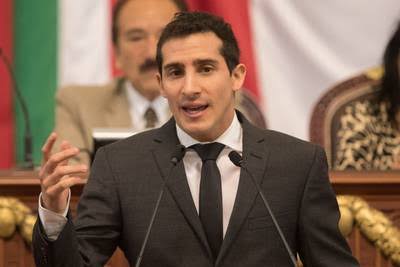 Matador08640286's tweet photo. Romel Pacheco es otro Clara Luz que le podría salir caro a MORENA en Mérida e incluso en todo Yucatán, que actualmente es bastión panista y podría seguir el PRIAN gobernando la entidad el próximo sexenio nadamás por sus pedejadas como ésta. https://t.co/p4lDnCQpNb