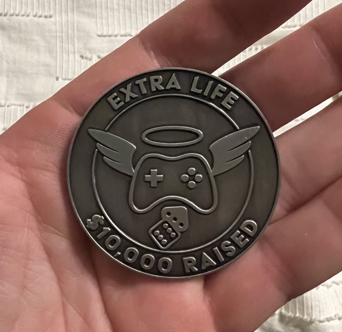 Dadizard's tweet photo. I can’t even believe I’m holding this.
5 years in the making…
So many friends made
So many moments I’ll never forget!
#extralifer @ExtraLife4Kids #changekidshealth #10KCLUB https://t.co/LjfGeH0nSs