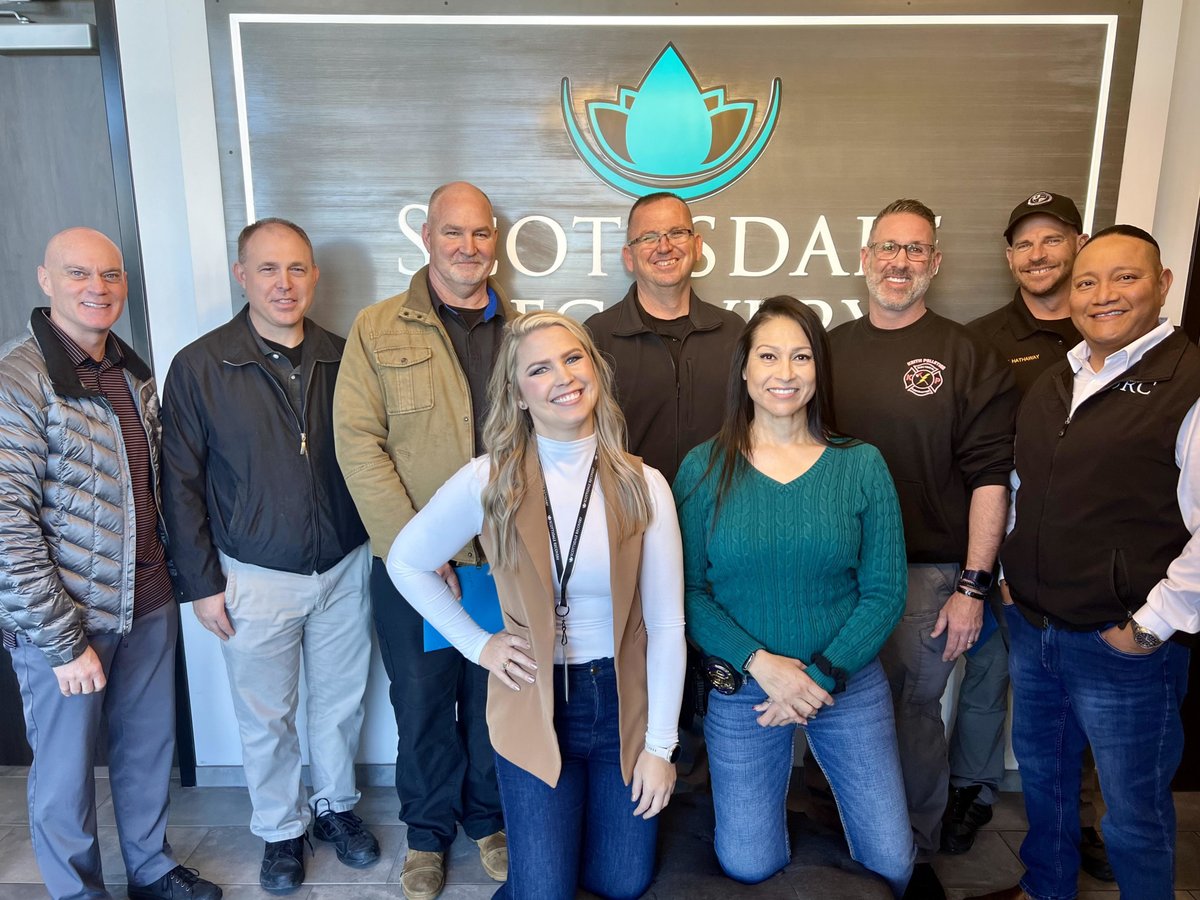 Thank you to @scottsdalepd for your service and dedication to make a difference in our communities! 
.
.
#lawenforcementappreciationday #scottsdalepd #scottsdalerecoverycenter #teamsrc #strongertogether #community #recovery #wedorecover