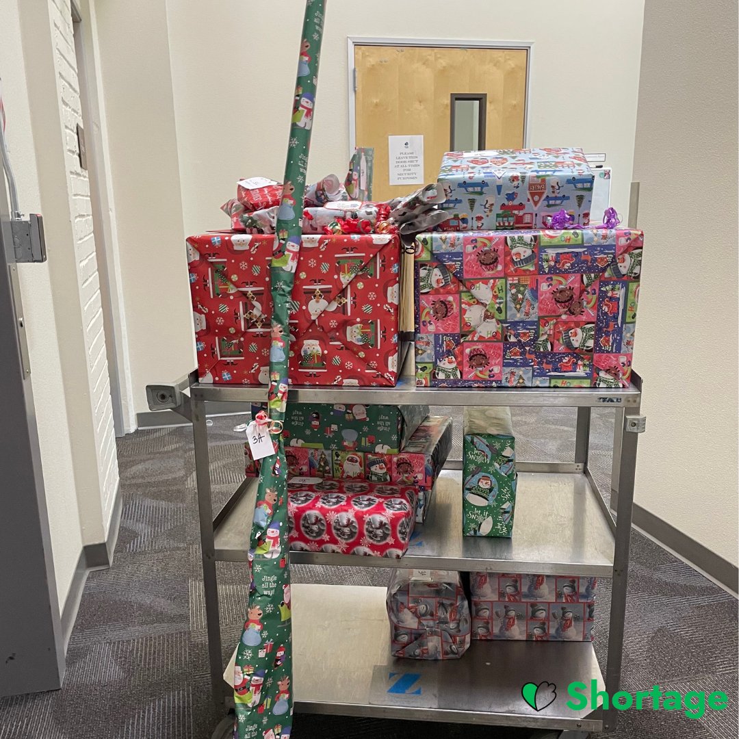 ShortageGlobal's tweet photo. Faces of Hope holiday drive wrap up!🎁🎄 Local businesses sponsored families by fulfilling their wish lists through Shortage's Campaigns feature. We appreciate their kindness so much! Swipe left to see the heartwarming campaign moments we captured. 📸   
#donations #holidaydrive https://t.co/JbRI7K6FQM