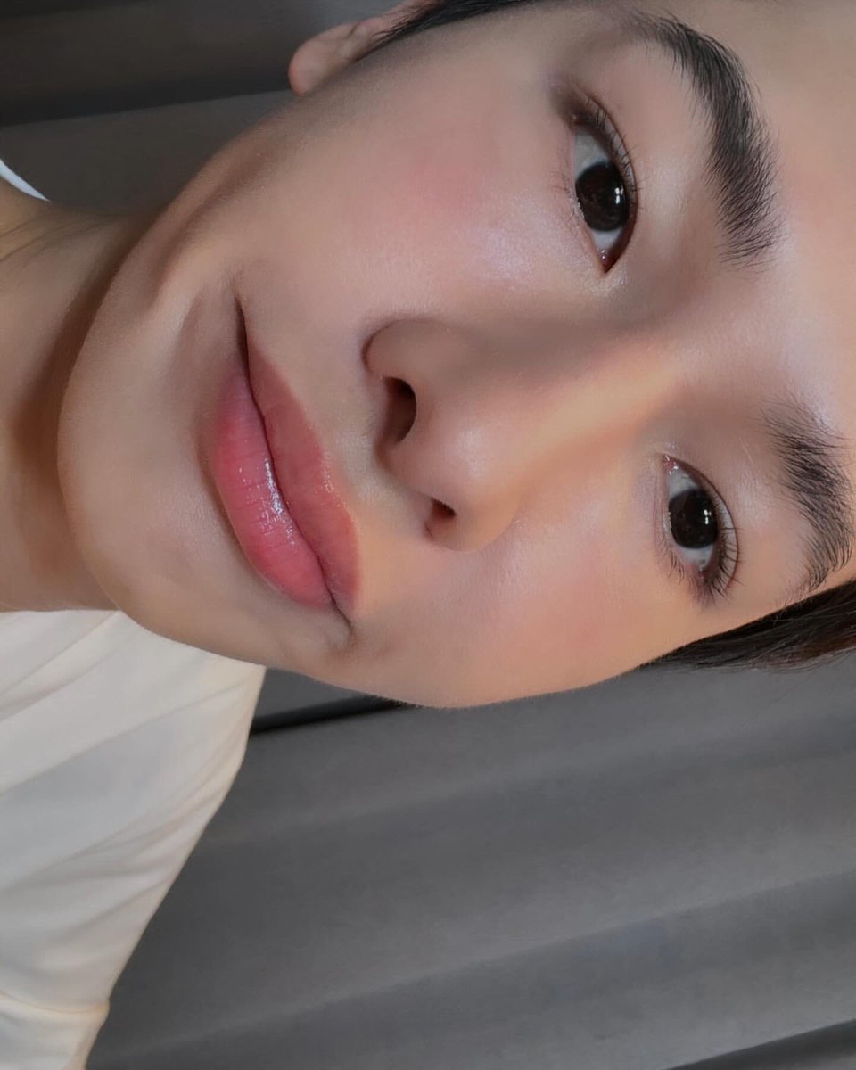 gunatpph's tweet photo. @AtthaphanP ig update
The best view 🌻
#gunatthaphan #gunatp https://t.co/m3UzcVDN84