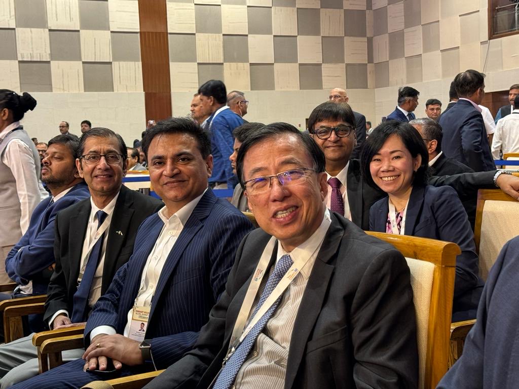 ranjandhar's tweet photo. Team ⁦@ArcelorMittal⁩ , Nippon Steel, ⁦⁦@namtechofficial⁩ &amp; ⁦@AMNSIndia⁩ at the ⁦@VibrantGujarat⁩ 2024 Summit. https://t.co/uCCZeAY7JP