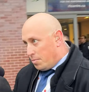 Kermit_Progress's tweet photo. DUMBASS Bald Dude Who Is An Undercover @RCMP That ARRESTED #RebelNews Reporter #DavidMenzies Has Suddenly Declined To Press Charges Of ASSAULT

Amazing How VIDEO And A Global Uproar Against Fake Charges Will Change A Man's Mind When There Is Evidence Exposing His Ass

#Exposed https://t.co/oSTVMm8p70