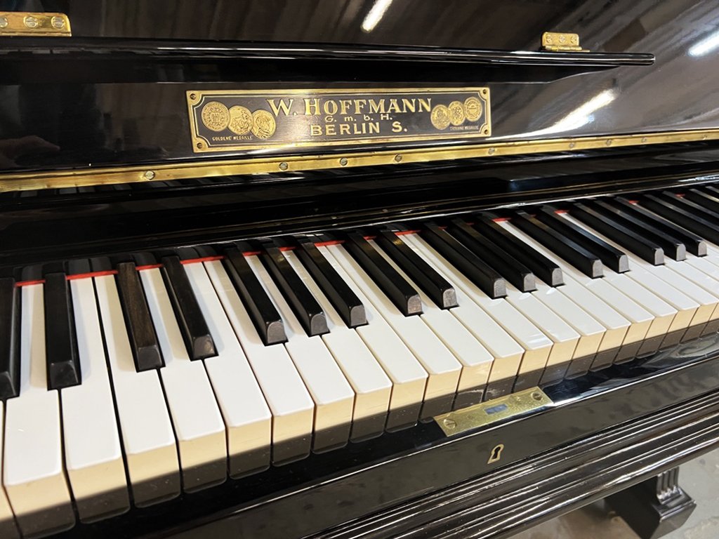 KBPianoForte's tweet photo. Concert upright by Hoffmann, Berlin. Height 141 cm.Manufactured approximately 1890.  The Hoffmann sounds like a grand piano.
https://t.co/7LBoBtUzIT

#KlinkenbergPianoforte #piano #klavier #Hoffmann #antique  #pianos #Pianoforte #Keyboard #palacepianos #upright #artcase  #berlin https://t.co/md5huaXDpu