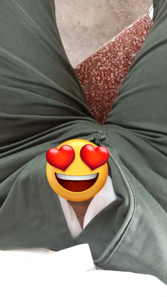 Davidong0426's tweet photo. 穿着校服在外面可以做什么第二篇.
可以找我买原图哦！
有人要买定制的视频吗？要买的话可以私聊我或者评论谢谢。校服制服都有,价格可以商量看,想看什么都可以要求能做的一定做。有兴趣的话就可以私聊或评论给我 https://t.co/tzRzifuFT1