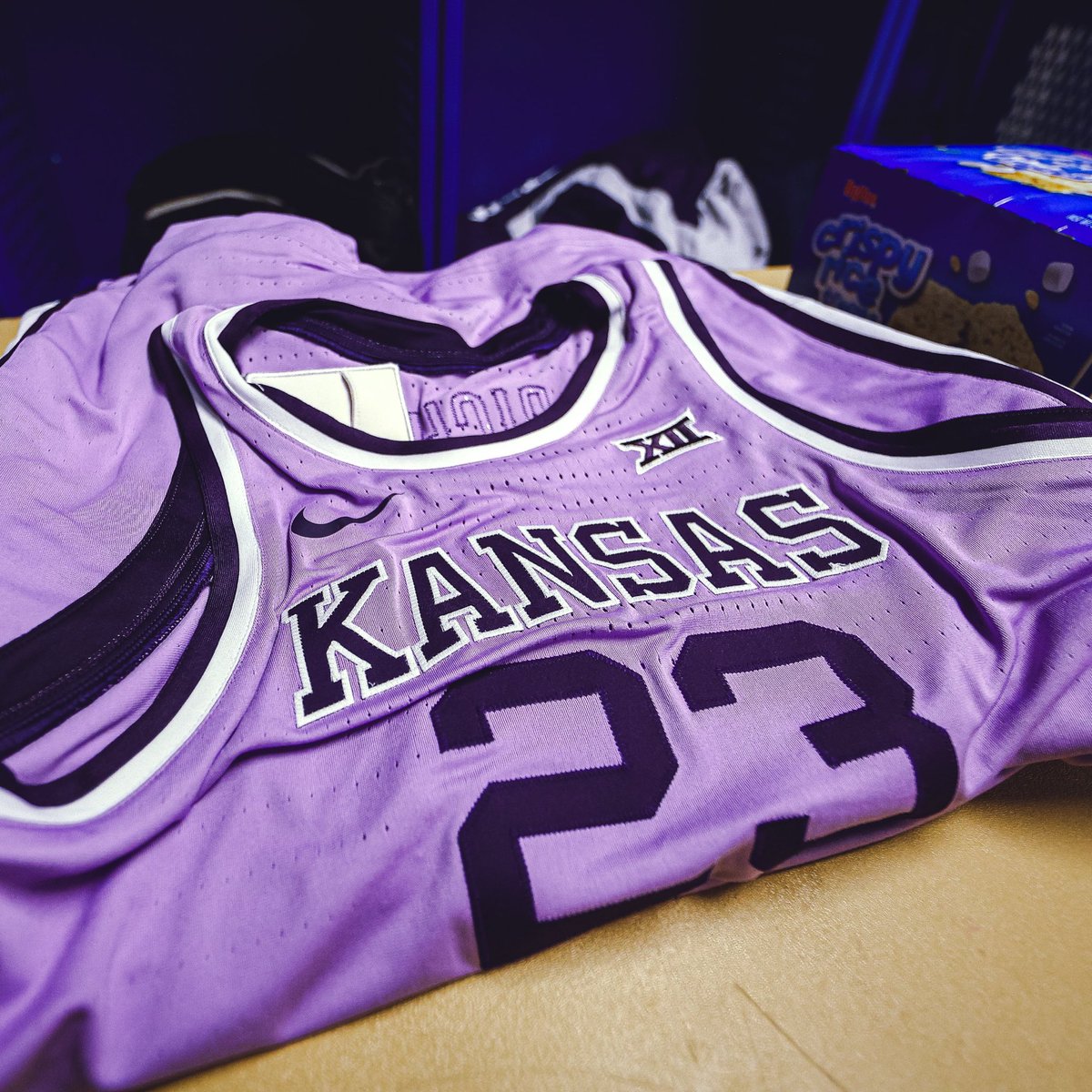 Big12Conference's tweet image. Yes we are a ‘lil biased.

Yes we also think these are one of the best jerseys in College Basketball. 🟣

#Big12MBB | @KStateMBB