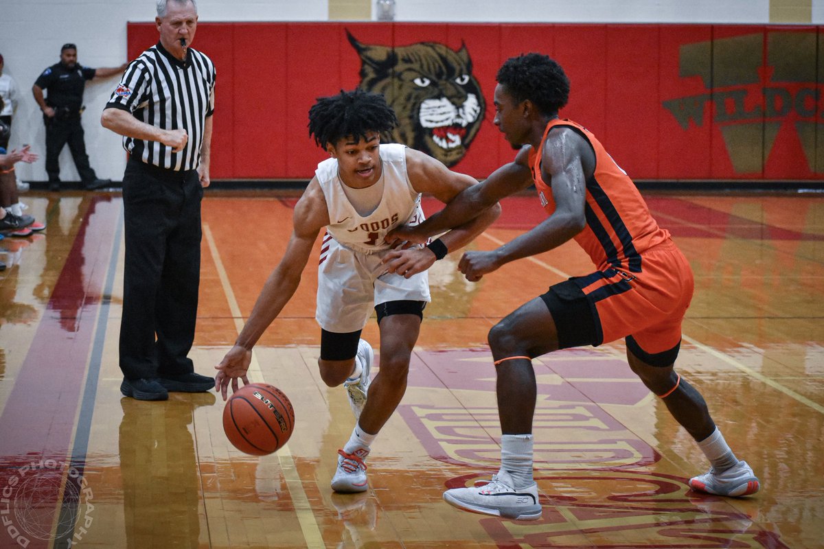 ddflics's tweet photo. Sneak peek, New post on my insta @ddflics 
Bridgeland vs Cy Woods
71-68 https://t.co/nvRt8GwI5S