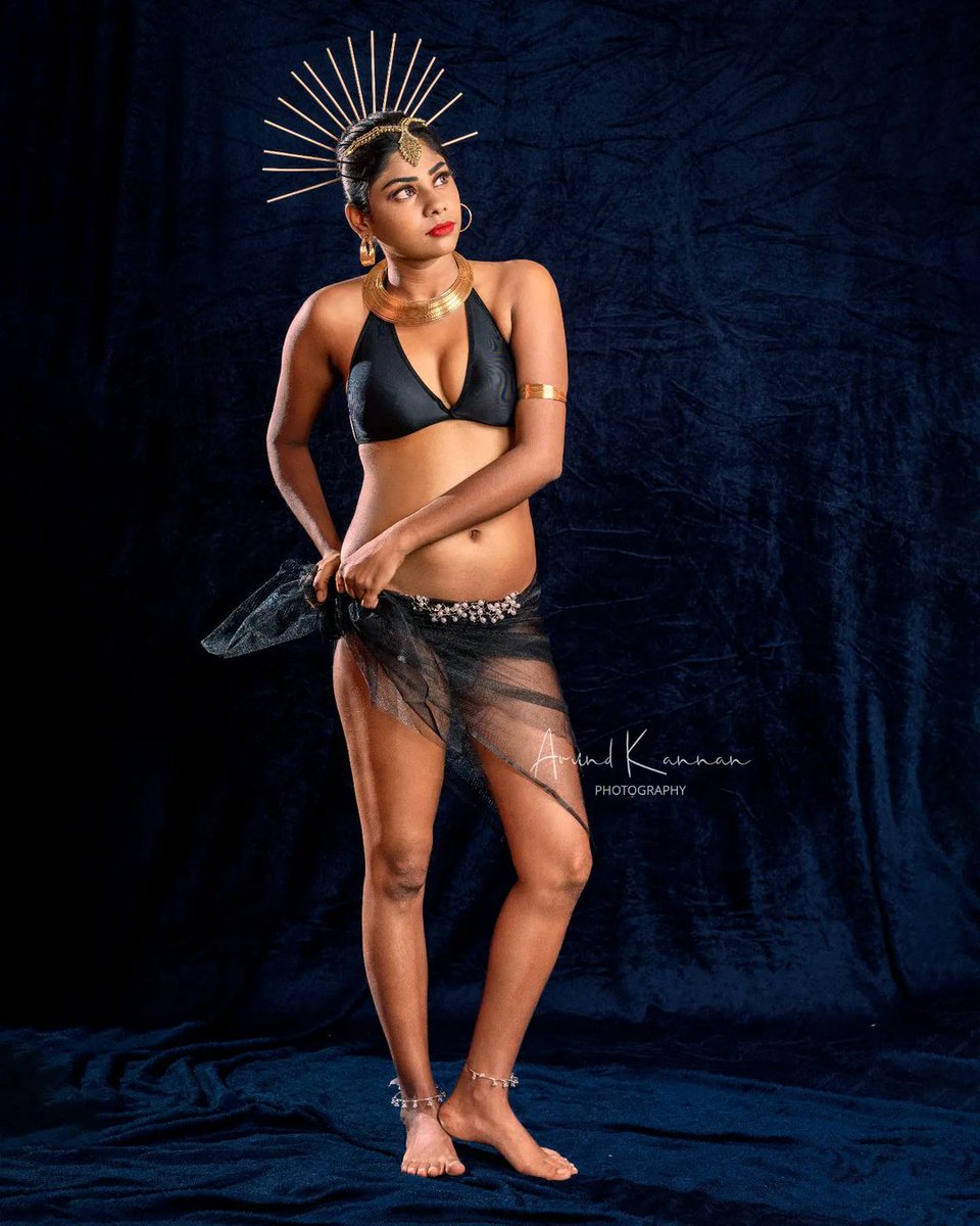 DreamerT96's tweet photo. #Aishwarya
#BlackForest #model #dailydose karutha Kutty super hot bikini Egyptian show mo**i #thoupul #thodai thukiduchu 😍😘🥰 https://t.co/wX7jxReGj0