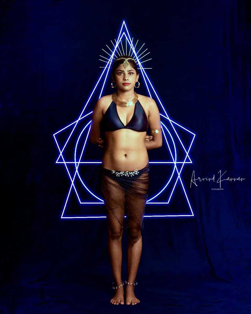DreamerT96's tweet photo. #Aishwarya
#BlackForest #model #dailydose karutha Kutty super hot bikini Egyptian show mo**i #thoupul #thodai thukiduchu 😍😘🥰 https://t.co/wX7jxReGj0