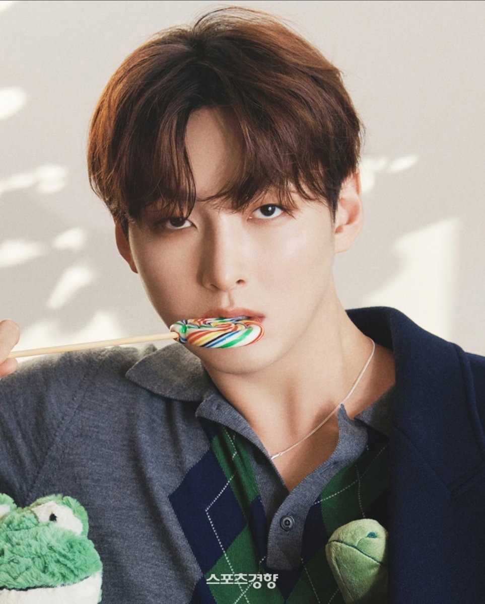 SF9__Unofficial's tweet photo. [INFO] Zuho recently signed an exclusive contract with Haewadal Entertainment leaving FNC Ent. 

The agency plans to provide support both financially and spiritually so that he can further broaden his spectrum not only as a musician but also as an actor. 

Zuho will stay active as a member of SF9. #SF9 #ZUHO 

https://t.co/bEhCSBw1M0