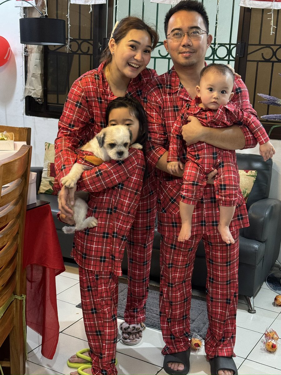 MemyselfMich's tweet photo. Yin &amp; Yang Famz!  Uy Version 4.0

after 1 year I gave a birth pala. 

&amp; now a Momma of 2 😇🙏🏻💪🏻🥂🤣😇 https://t.co/bHghlxos2w
