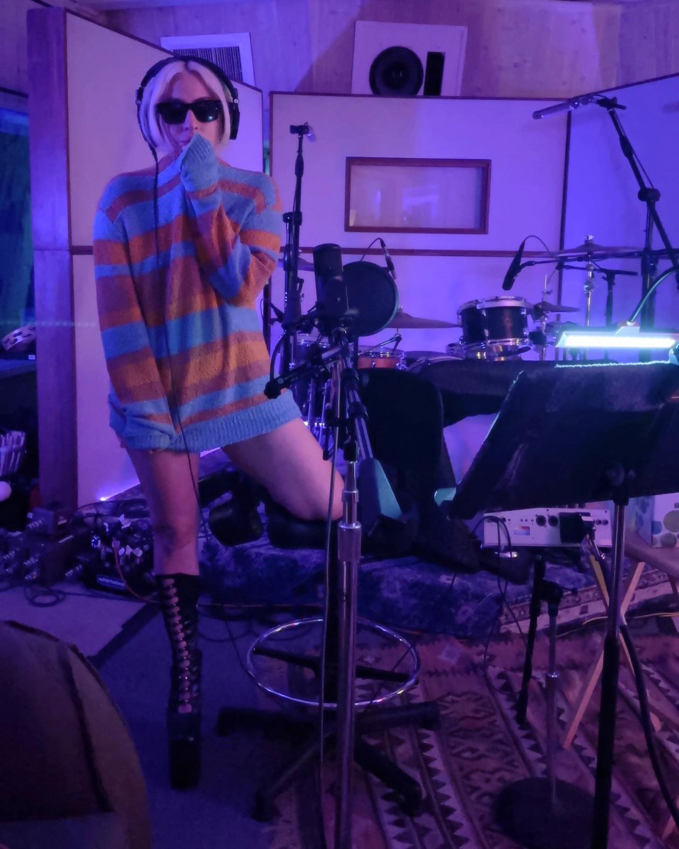 gagadaily's tweet photo. Are we… in a pre-LG7 era? https://t.co/ObEjRVRmuW