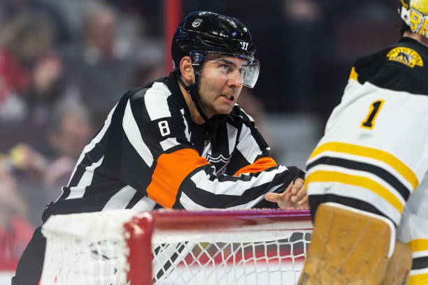 ScoutingTheRefs's tweet photo. Boston Bruins vs. Arizona Coyotes get refs Fran輟is St. Laurent (#8) and Kendrick Nicholson (#30) with Tyson Baker (#88) and Jonny Murray (#95) on lines
https://t.co/zSbJ9GXDCJ
@NHLBruins @ArizonaCoyotes #NHLBruins #Yotes #BOSvsARI https://t.co/7BX6dIqBLg