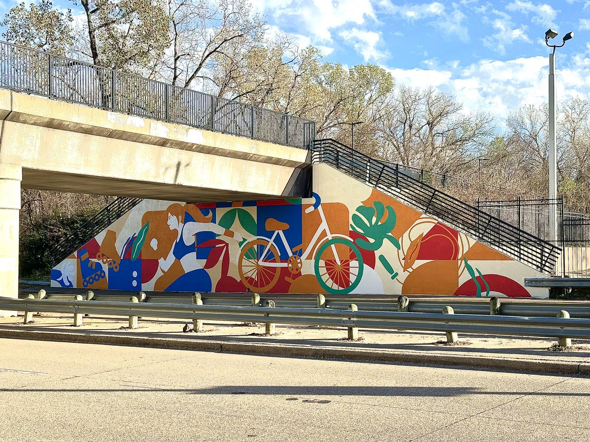 MooreForDallas's tweet photo. Back on the app for 2024 to share new murals tucked under the bridges of @MidtownDallas along the SoPac Trail. Check out the AMAZING work by local artists Michelle Dekkers (https://t.co/avurLPO719) at Greenville Ave and Kyle Wadsworth (https://t.co/Usz1Y92UtC) at Walnut Hill Ln! https://t.co/EJ1sDXyywC