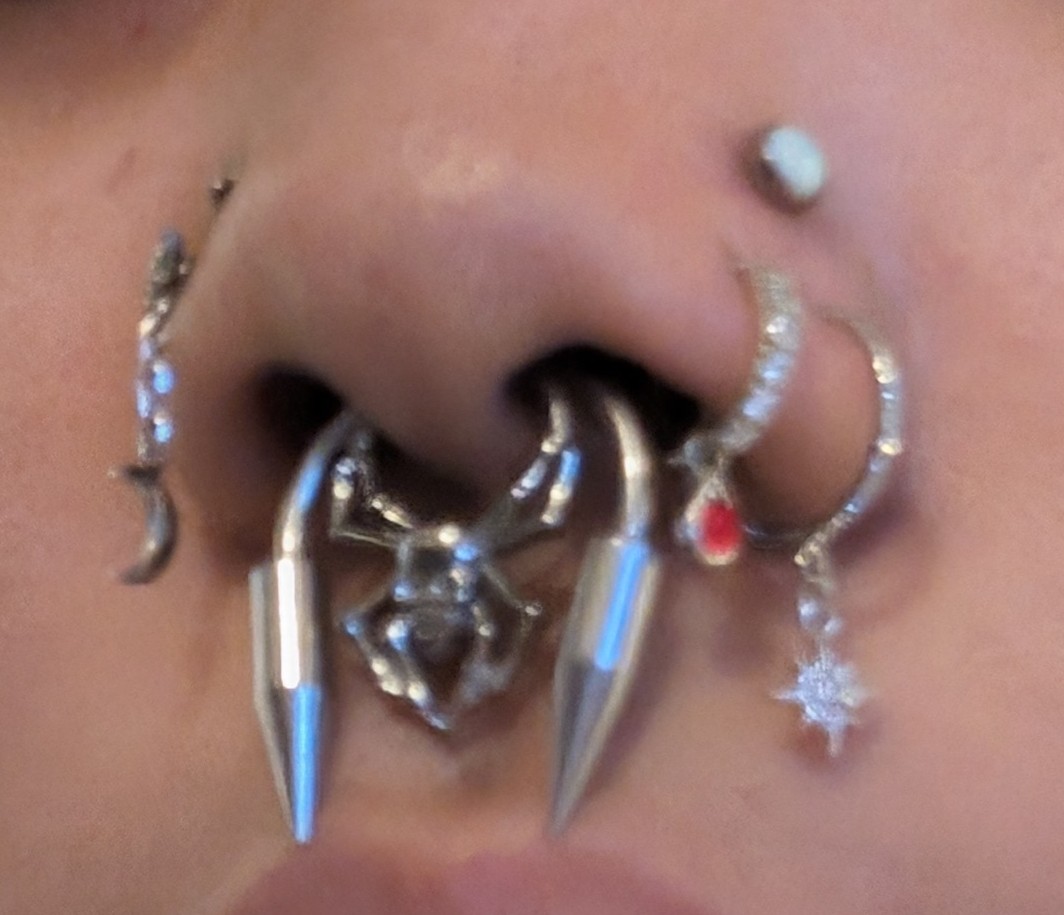 ANCIENTSEXCULT's tweet photo. My phone refuses to focus but you get the idea https://t.co/wtswR6KGYU