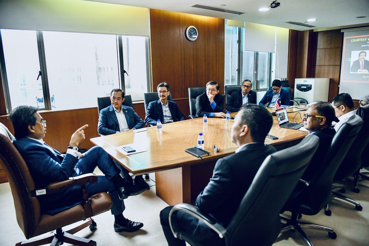 joharighani's tweet photo. Dalam 2 hari yang lepas saya telah mengadakan pertemuan untuk mengeratkan kerjasama bersama;

1. Malaysian Timber Industry Board - MTIB
2. Malaysian Timber Council - MTC
3. Malaysian Palm Oil Board - MPOB
4. Malaysian Palm Oil Association - MPOA https://t.co/ZyjiCPksGv