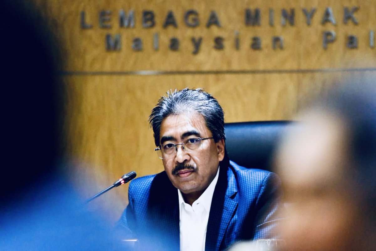 joharighani's tweet photo. Dalam 2 hari yang lepas saya telah mengadakan pertemuan untuk mengeratkan kerjasama bersama;

1. Malaysian Timber Industry Board - MTIB
2. Malaysian Timber Council - MTC
3. Malaysian Palm Oil Board - MPOB
4. Malaysian Palm Oil Association - MPOA https://t.co/ZyjiCPksGv