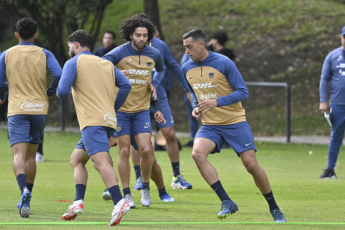 RomeoTheCaster's tweet photo. 🚨#GIVEAWAY AURIAZUL🚨

🎟️ ¡GANA UN PASE DOBLE para el #Pumas vs #Juárez!🐾
 
1⃣ Sigue a @calientesports y a mí 
2⃣ Dale 🔁 y ❤️
3️⃣ Comenta este tuit con tu jugador favorito usando el hashtag #MásAcciónMásDiversión 🔥

¡Se regalarán DOS pases dobles! 📲 https://t.co/Jk04iTuN73